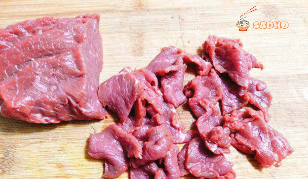 so-che-nguyen-lieu-lam-thit-bo-xao-toi-png sơ chế nguyên liệu làm thịt bò xào tỏi
