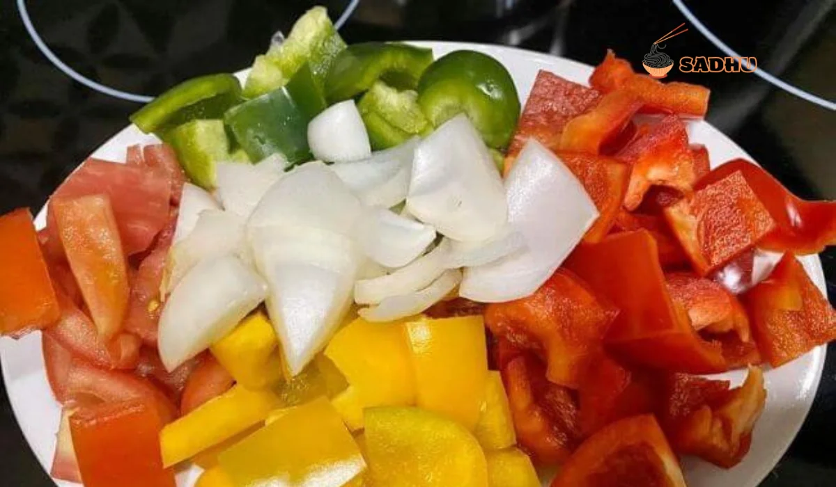 so-che-rau-cu-lam-mon-bo-luc-lac-png sơ chế rau củ làm món bò lúc lắc