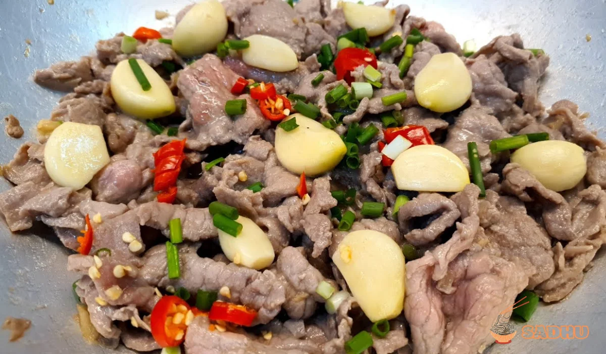 xao-thit-bo-voi-toi-png xào thịt bò với tỏi